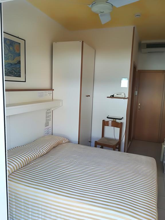Hotel Paron Бибионе Экстерьер фото