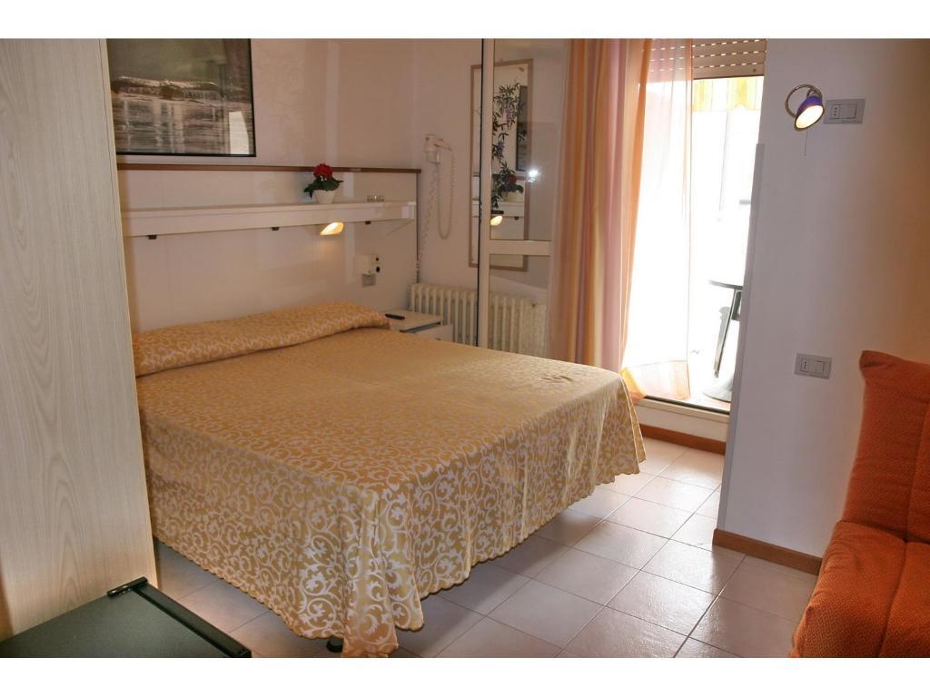 Hotel Paron Бибионе Номер фото